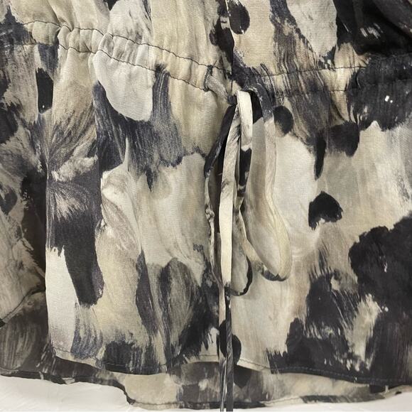 Classiques Entier Grey & White Silk Floral Print Ruffled Wrap Blouse Top Women M - Picture 2 of 10